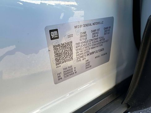 Used 2023 Chevrolet Traverse RS image 18