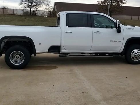 Used 2021 Chevrolet Silverado 3500 High Country image 9