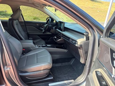Certified 2025 Lincoln Corsair AWD w/ Equipment Group 101A image 31