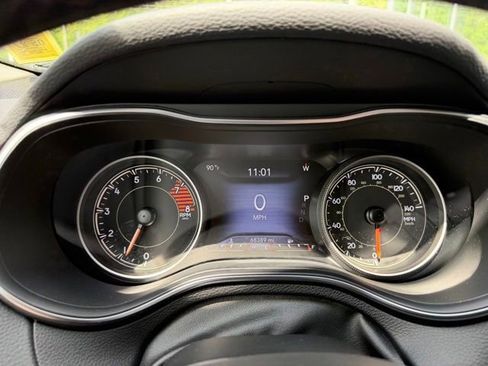 Used 2020 Jeep Cherokee Limited AWD/4WD image 13