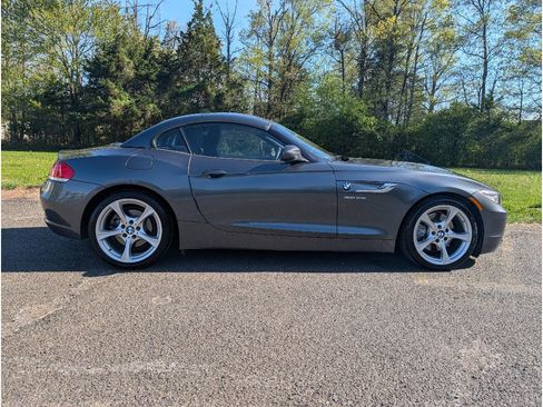 Used 2014 BMW Z4 sDrive28i RWD image 4