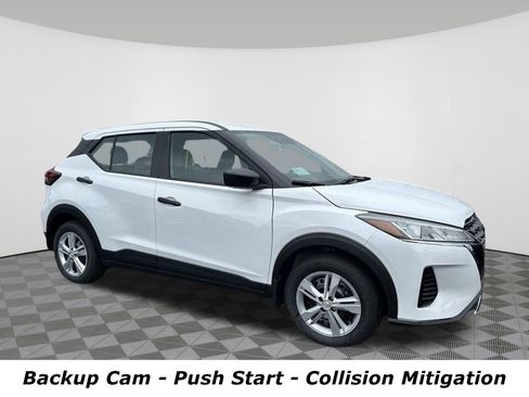 Certified 2025 Nissan Kicks Play S w/ Interior Electronics Package FWD image 2