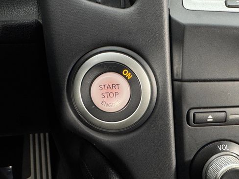 Used 2011 Nissan 370Z Touring image 21