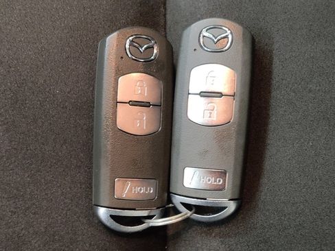 Used 2019 MAZDA CX-5 Touring image 32