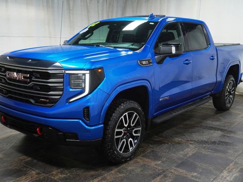 Used 2022 GMC Sierra 1500 AT4 w/ AT4 Preferred Package image 2