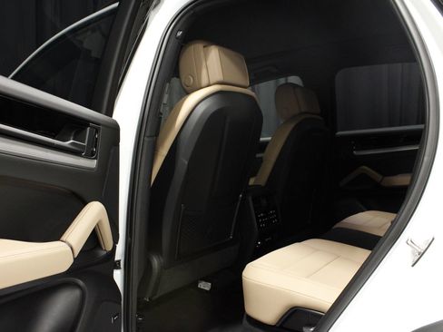 New 2026 Porsche Cayenne AWD/4WD image 19