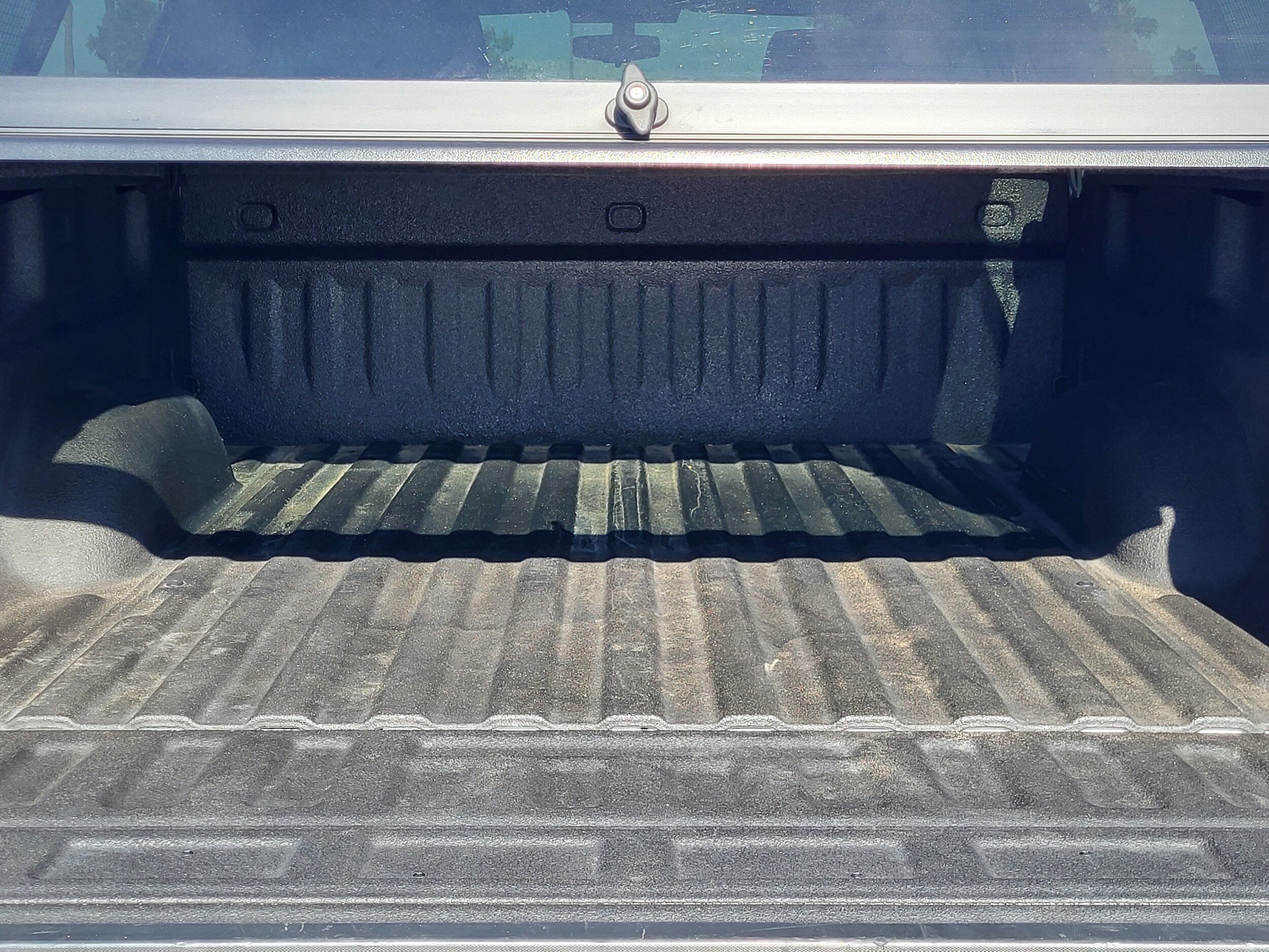 Used 2018 Chevrolet Silverado 1500 LT AWD/4WD image 14