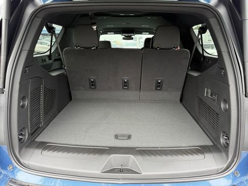 New 2026 Chevrolet Suburban LT w/ Comfort Package AWD/4WD image 26