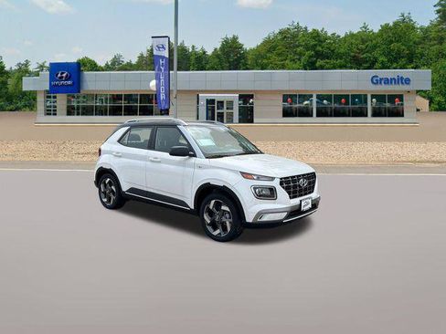 New 2026 Hyundai Venue SEL FWD image 3