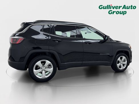Used 2020 Jeep Compass Latitude w/ Popular Equipment Group FWD image 9