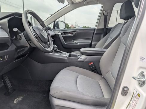 Used 2025 Toyota RAV4 XLE AWD/4WD image 25