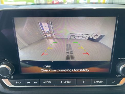Used 2025 Nissan Rogue SV AWD/4WD image 14