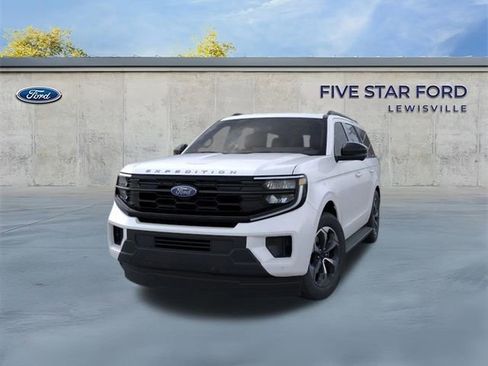 New 2026 Ford Expedition Active image 3