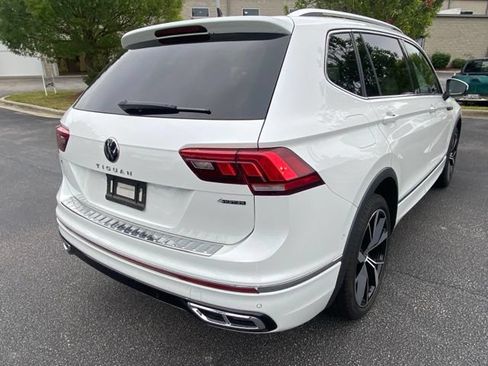 Used 2023 Volkswagen Tiguan SEL R-Line AWD/4WD image 16