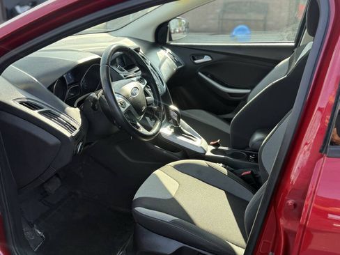 Used 2012 Ford Focus SE FWD image 8