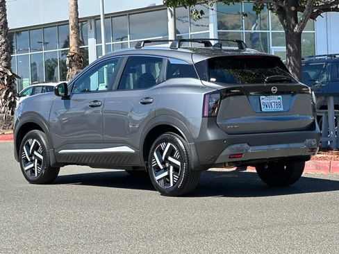 Used 2026 Nissan Kicks SV w/ SV Premium Package FWD image 6