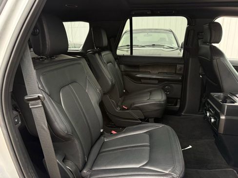 Used 2019 Ford Expedition Limited w/ Equipment Group 301A RWD image 34