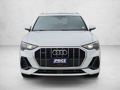 Used 2020 Audi Q3 2.0T Premium w/ Convenience Package AWD/4WD image 2