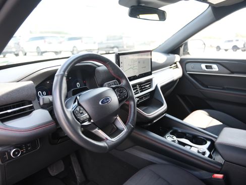 Used 2025 Ford Explorer ST-Line AWD/4WD image 16