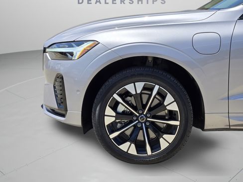 Certified 2026 Volvo XC60 T8 Plus w/ Protection Package Premier AWD/4WD image 35