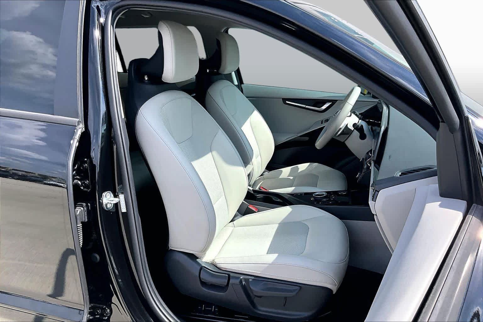 Used 2023 Kia Niro Wind FWD image 8