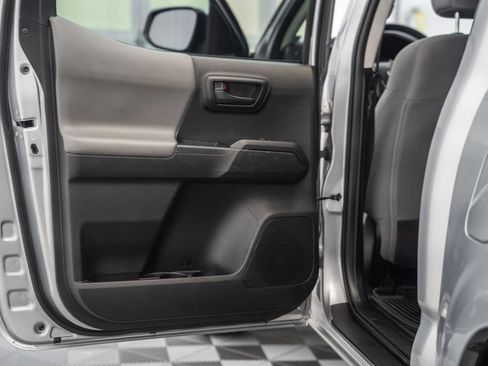 Certified 2021 Toyota Tacoma SR AWD/4WD image 33