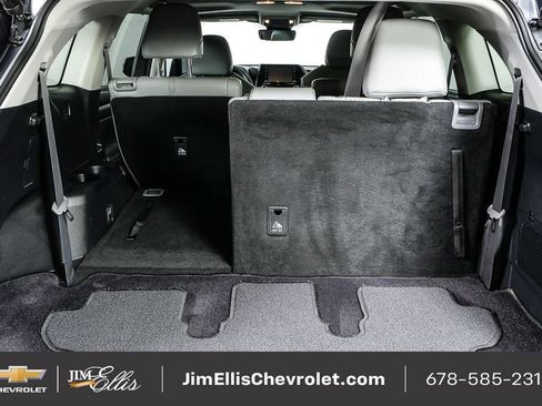 Used 2020 Toyota Highlander XLE image 32