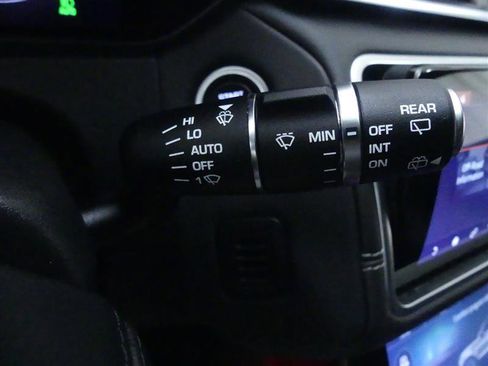 Used 2019 Land Rover Range Rover Velar R-Dynamic HSE image 24