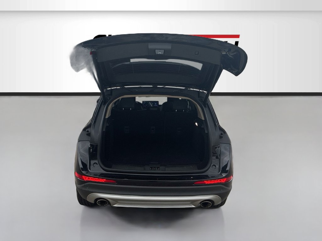 Used 2025 Lincoln Corsair AWD image 25