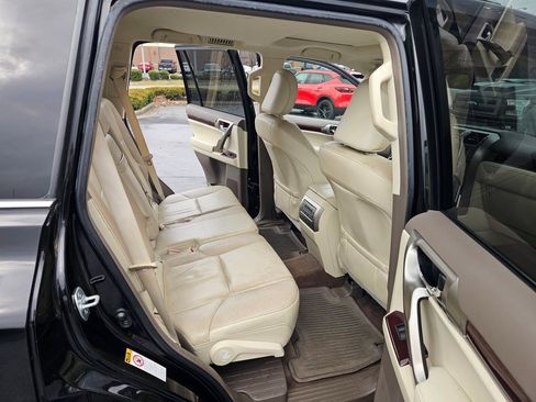 Used 2015 Lexus GX 460 image 10