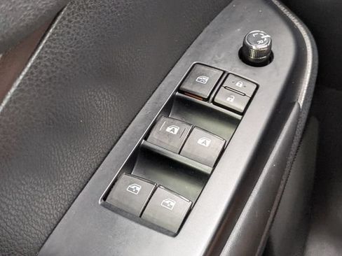 Used 2019 Toyota Highlander XLE AWD/4WD image 25