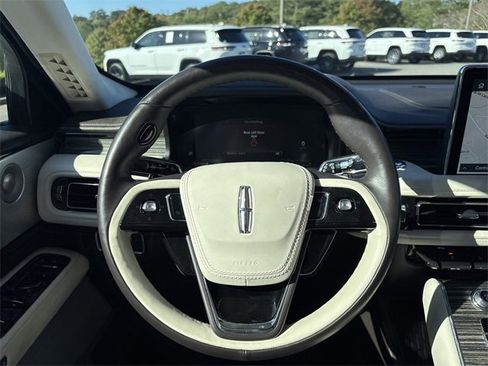 Used 2022 Lincoln Aviator Black Label w/ Dynamic Handling Package image 25