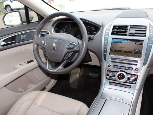 Used 2017 Lincoln MKZ Select w/ Select Plus Package FWD image 9