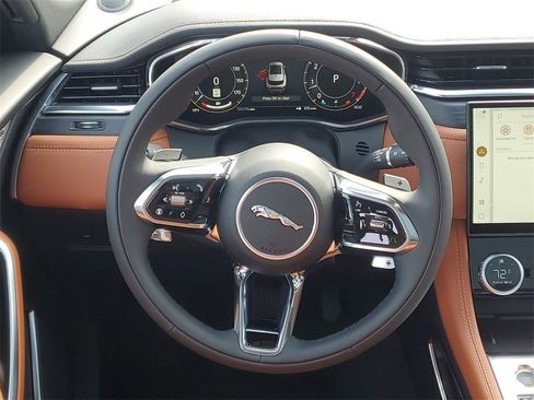 New 2026 Jaguar F-PACE R-Dynamic S image 30