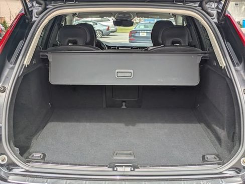Certified 2024 Volvo XC60 B5 Plus w/ Protection Package Premier AWD/4WD image 17