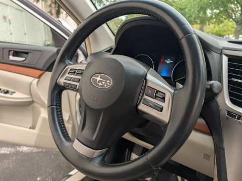 Used 2014 Subaru Outback 2.5i Limited w/ Moonroof Package AWD/4WD image 15