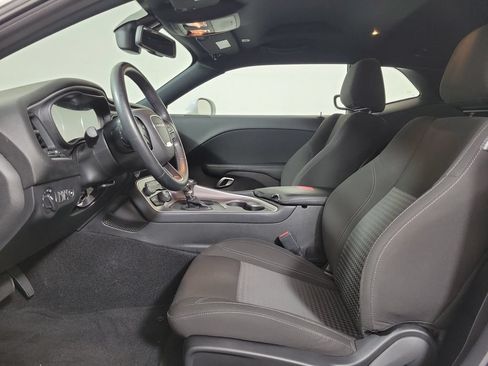 Used 2022 Dodge Challenger SXT RWD image 12