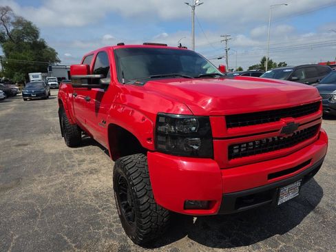 Used 2009 Chevrolet Silverado 2500 LT w/ Exterior Plus Package AWD/4WD image 5