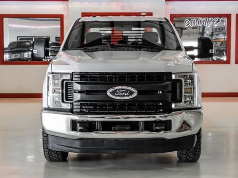 Used 2018 Ford F250 XL w/ Power Equipment Group AWD/4WD image 9