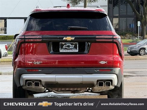 Certified 2025 Chevrolet Traverse LT w/ Driver Confidence Package image 7