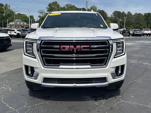 Used 2023 GMC Yukon SLT w/ SLT Premium Package RWD image 3