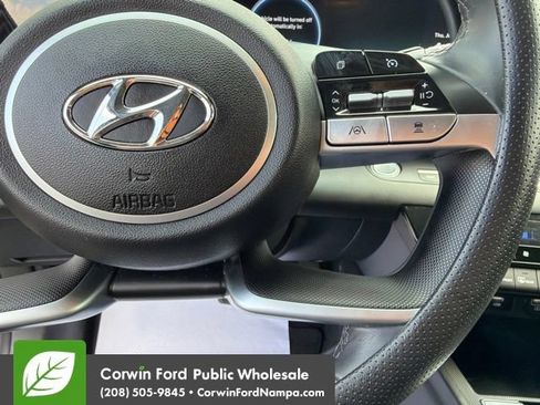 Used 2023 Hyundai Elantra Limited FWD image 18