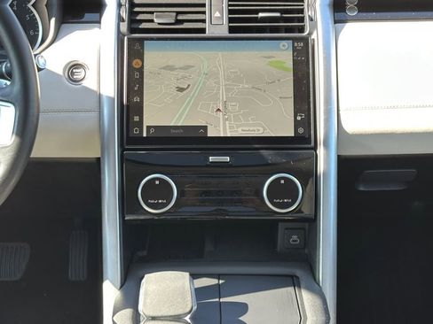 Used 2023 Land Rover Discovery S AWD/4WD image 21