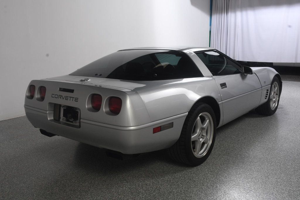 Used 1996 Chevrolet Corvette Coupe RWD image 6