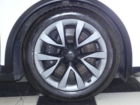 Used 2022 Tesla Model X AWD/4WD image 32