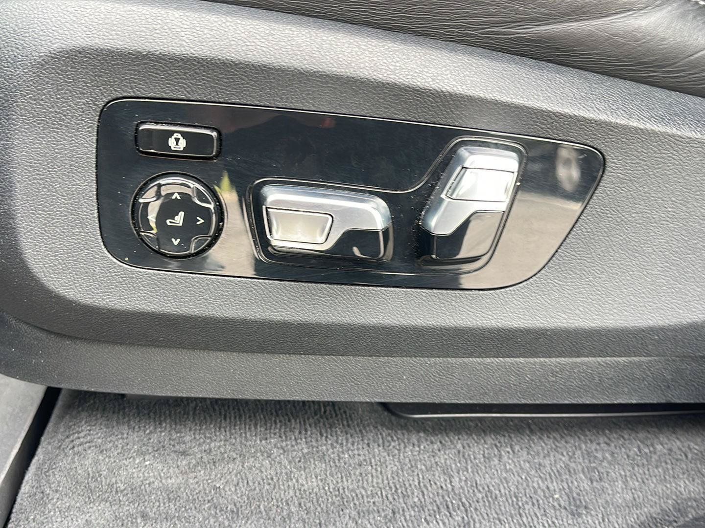 Used 2023 BMW X5 M w/ Competition Package AWD/4WD image 19