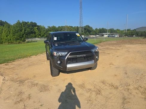 Used 2021 Toyota 4Runner TRD Off-Road Premium w/ Moonroof Package AWD/4WD image 13