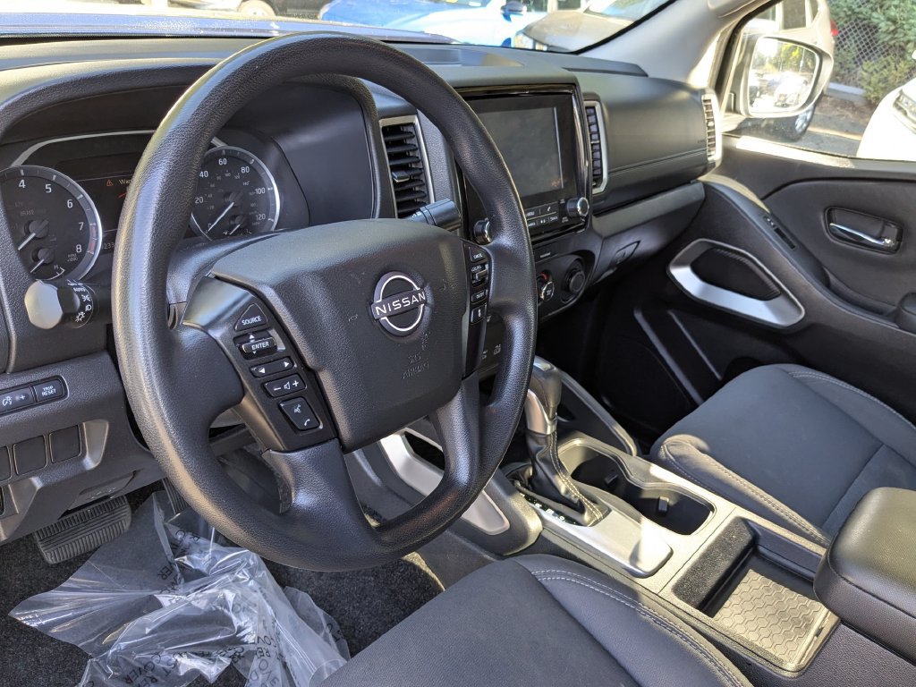 Used 2022 Nissan Frontier SV w/ Technology Package AWD/4WD image 14