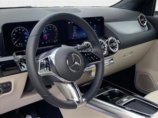 New 2025 Mercedes-Benz GLA 250 GLA 250 video 3
