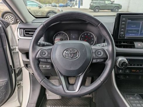 Used 2021 Toyota RAV4 XLE w/ Convenience Package AWD/4WD image 9